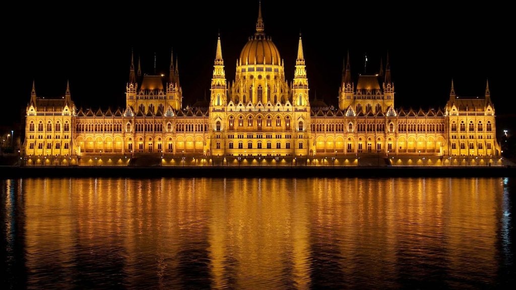 hungary_elite_escapes_5